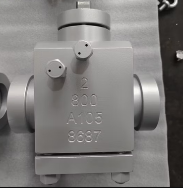 Invertierte, druckausgeglichene Schmiermittel-Absperrklappe, API 6D